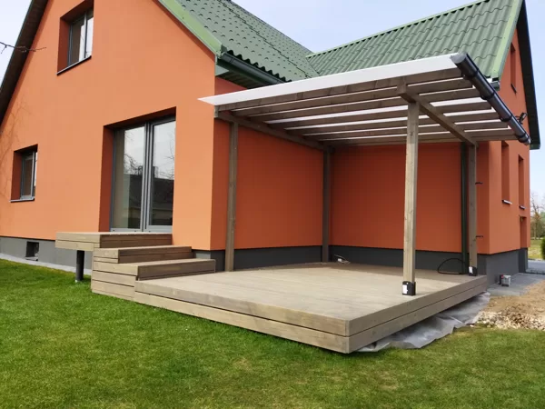 Terasa su stogine pagal klientų brėžinius 